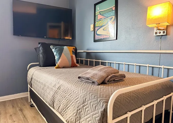 2 Full 4 Bedrooms With 14 Beds And Parking Apartment Pittsburgh