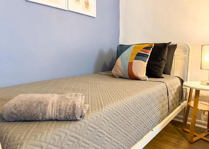 Apartment 2 Full 4 Bedrooms With 14 Beds And Parking Pittsburgh