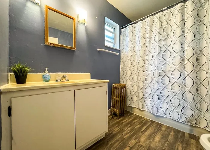 2 Full 4 Bedrooms With 14 Beds And Parking Pittsburgh