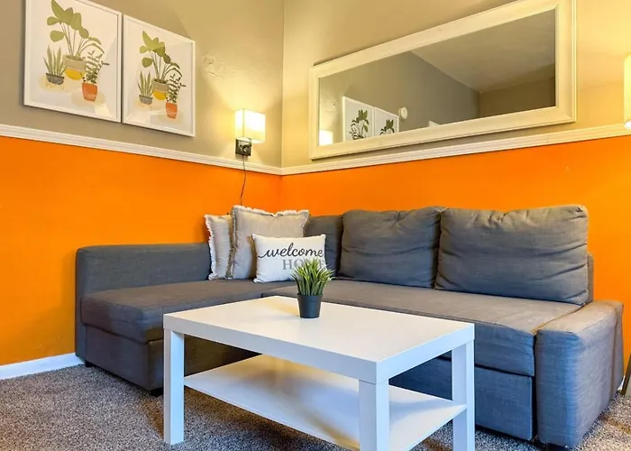 2 Full 4 Bedrooms With 14 Beds And Parking Apartment