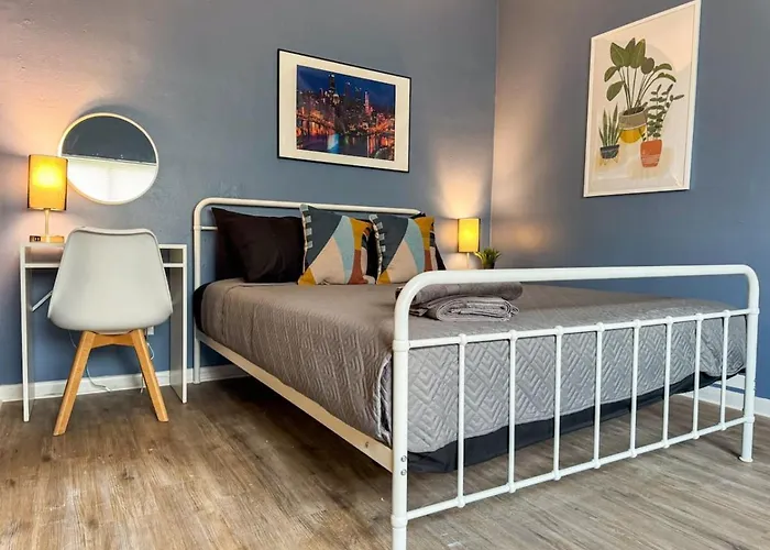2 Full 4 Bedrooms With 14 Beds And Parking Pittsburgh